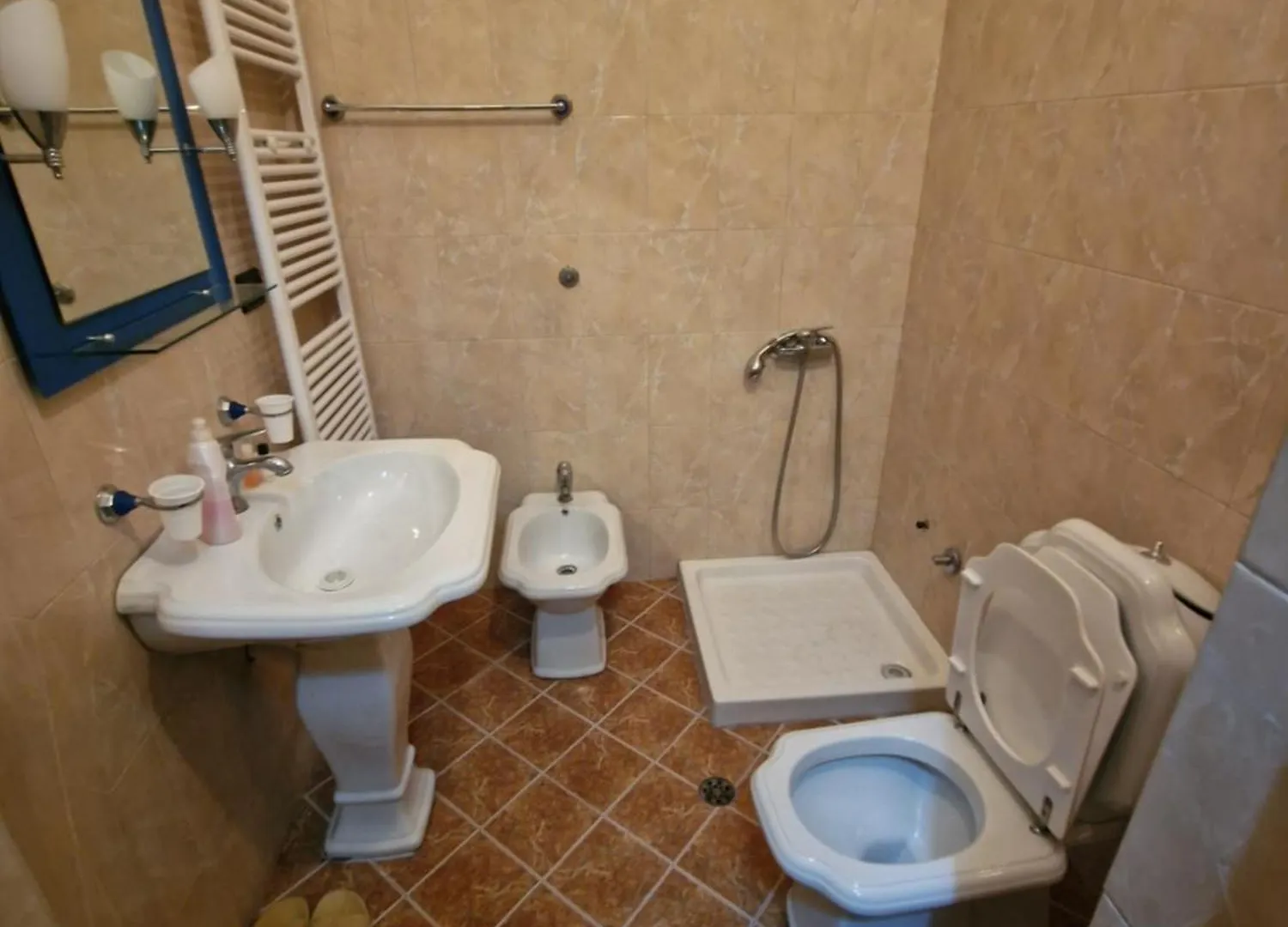 Hotel 