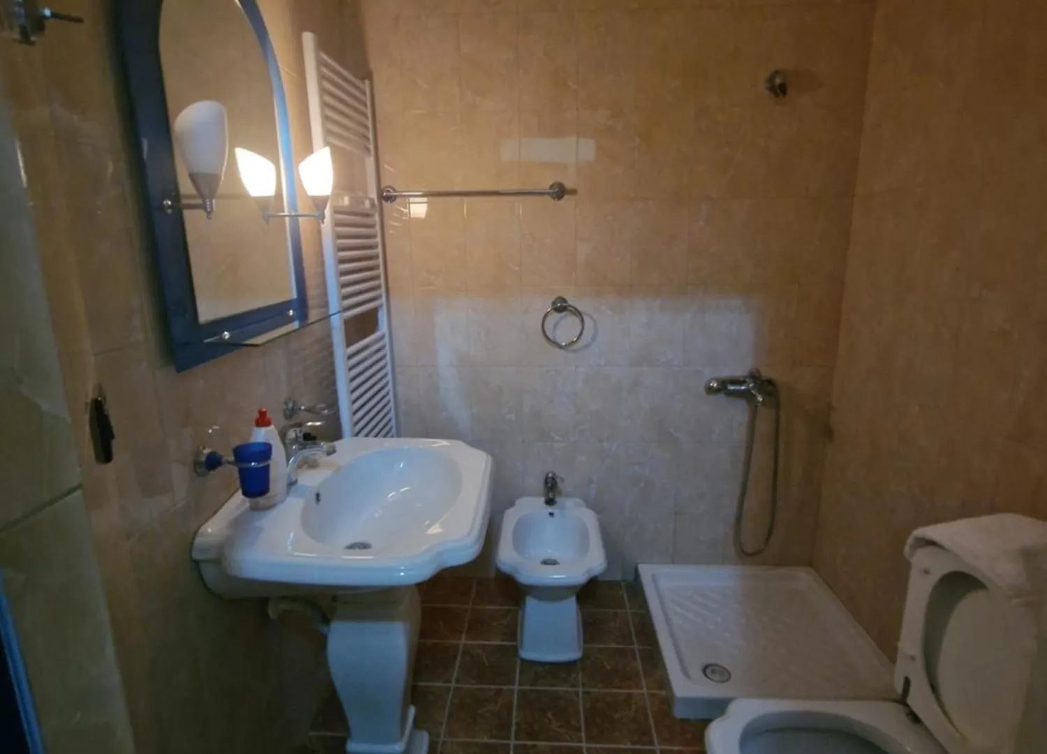 Hotel 